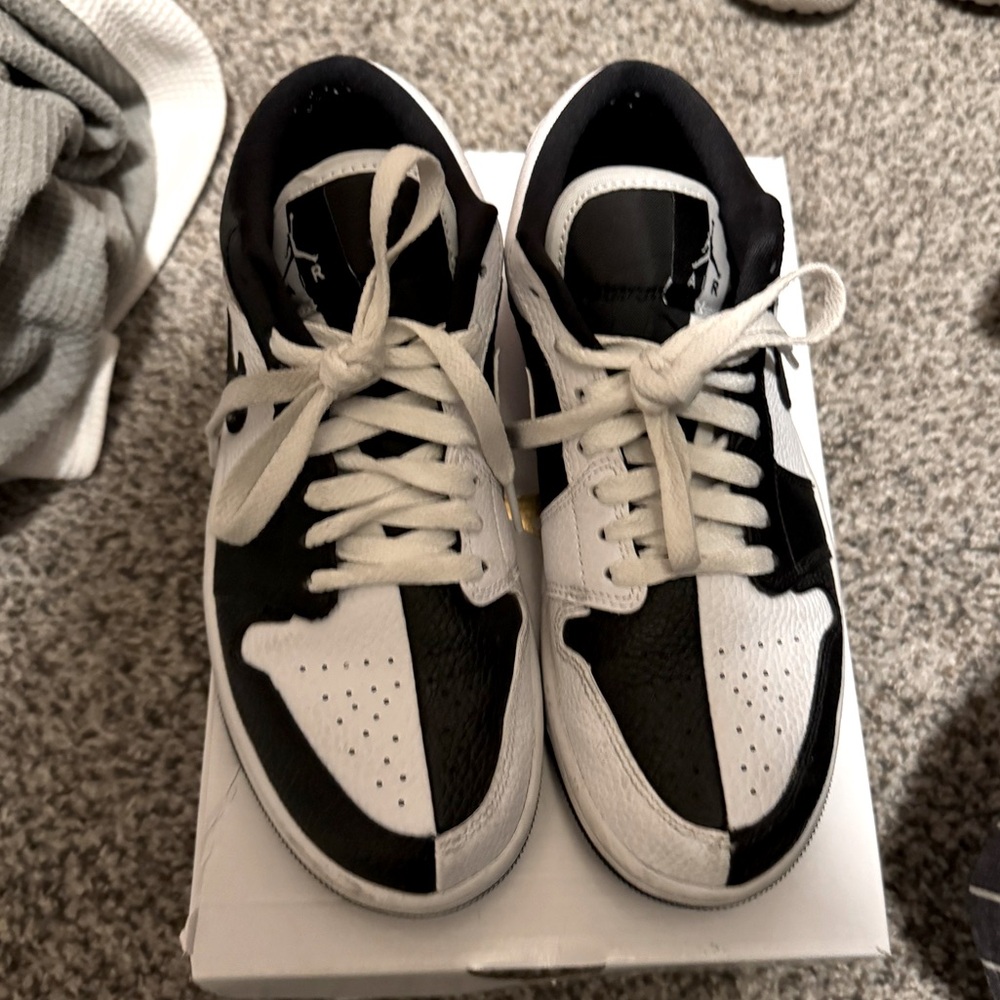 Nike Air Jordan1 Low. Like new. Size 8